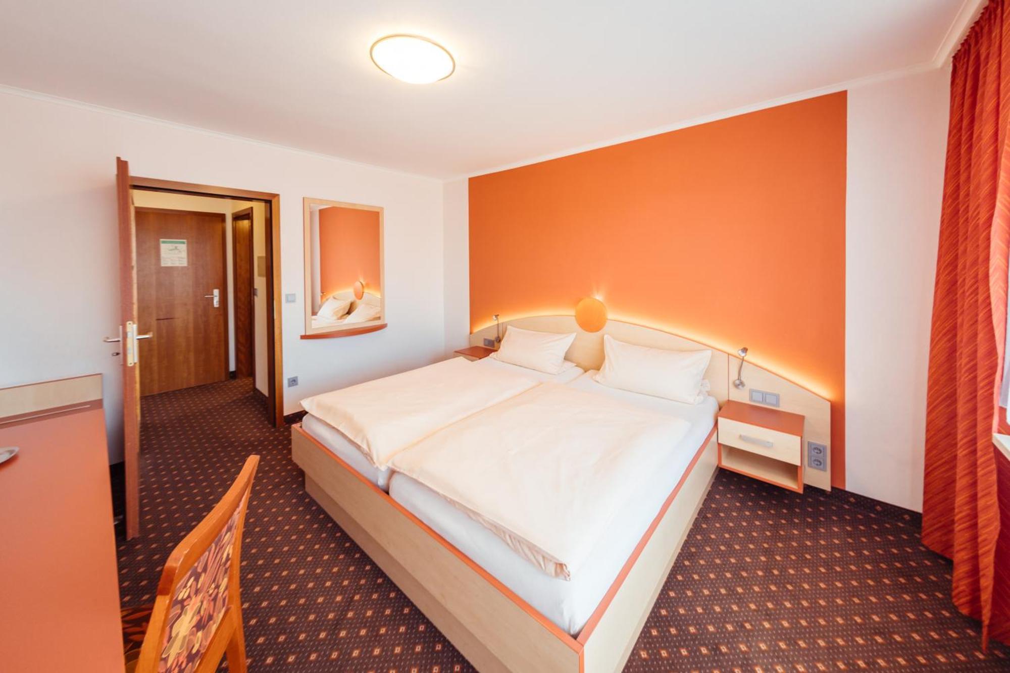 Hotel Sonnental Neusorg Bagian luar foto